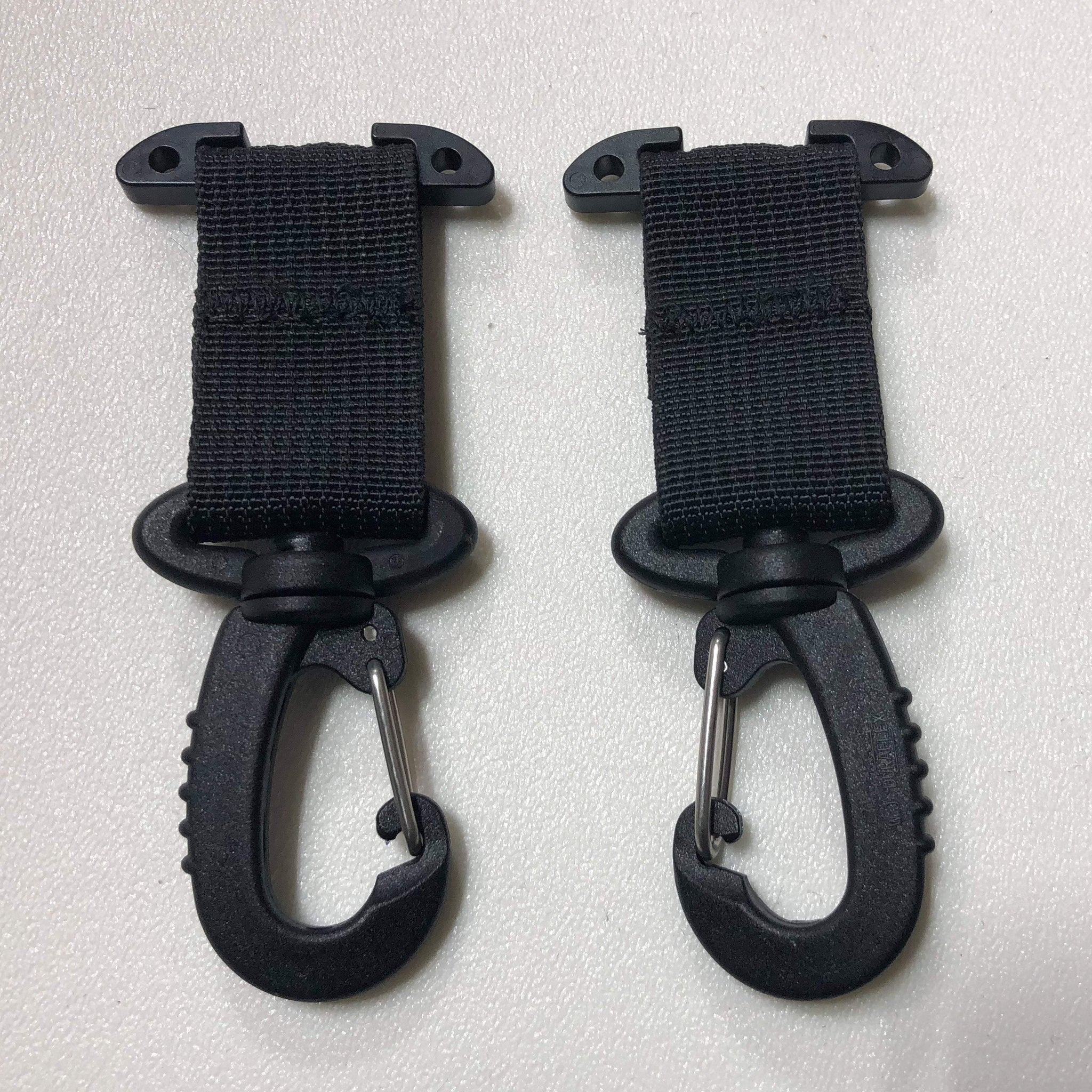 https://www.bartact.com/cdn/shop/products/bartact-molle-accessories-black-molle-attachments-bartact-pals-molle-t-bar-heavy-duty-acetal-swivel-hooks-pair-of-2-29023157059627_1024x1024@2x.jpg?v=1644752936