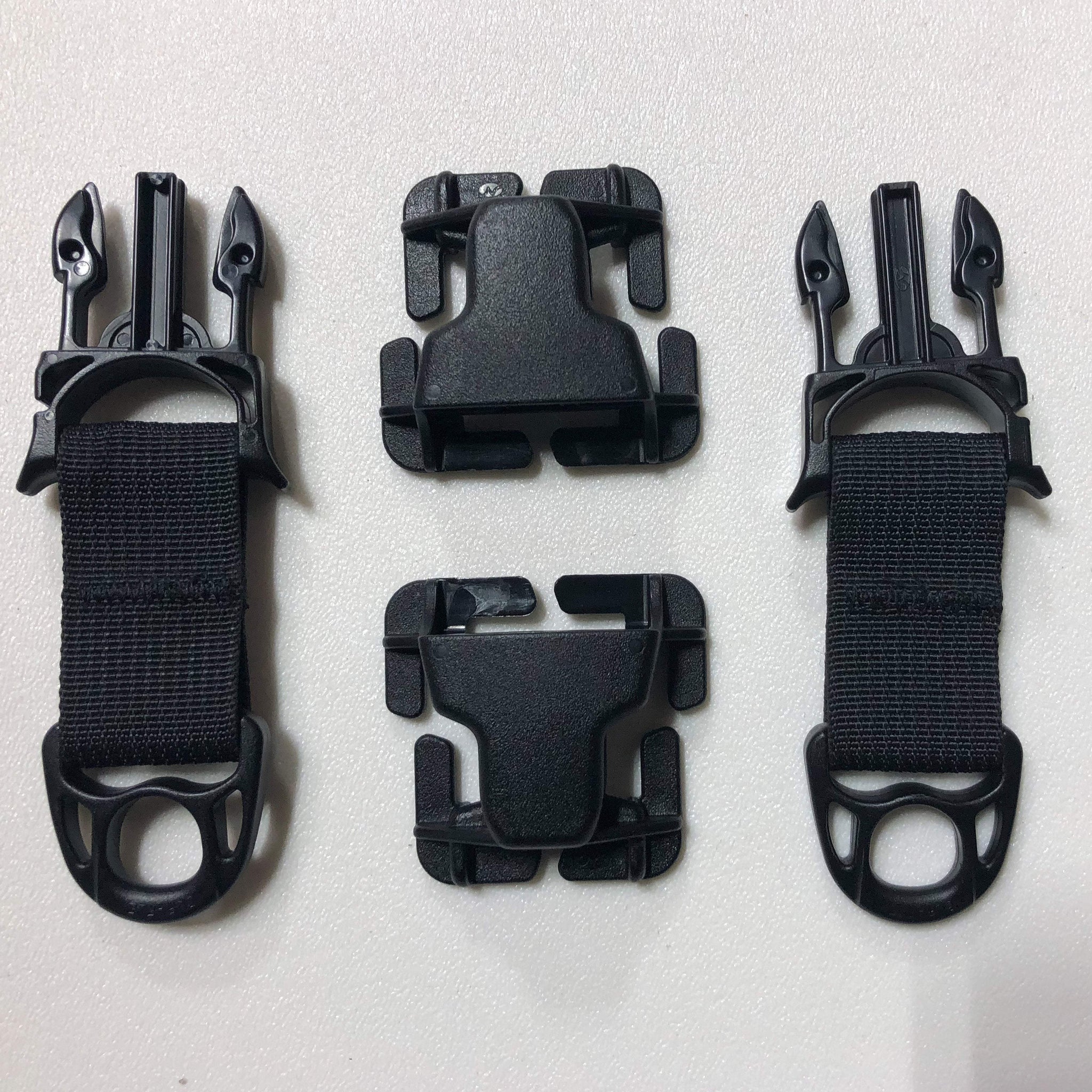 https://www.bartact.com/cdn/shop/products/bartact-molle-accessories-black-molle-attachments-by-bartact-pals-molle-acetal-heavy-duty-d-ring-w-every-which-way-quick-side-release-buckle-kit-pair-of-2-29023158370347_1024x1024@2x.jpg?v=1644741588